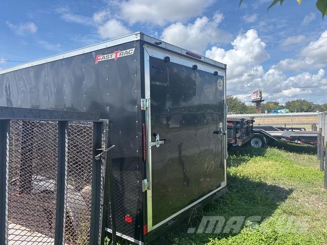 Wells Cargo  Sanduk prikolice