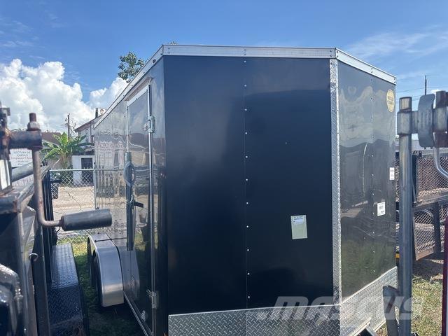 Wells Cargo  Sanduk prikolice