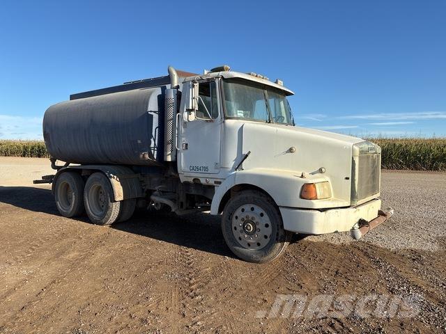 White Aero Kamioni za vodu