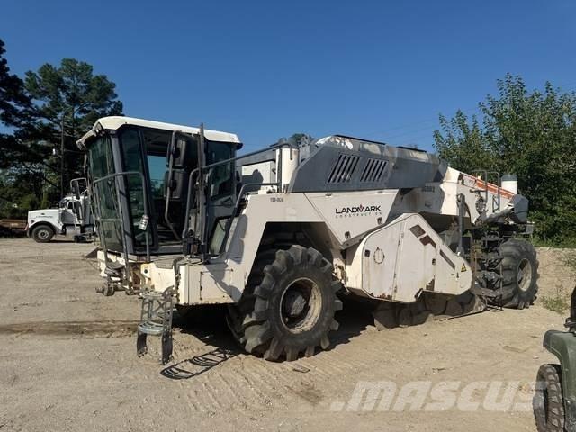 Wirtgen WR240i Kompaktori zemlje