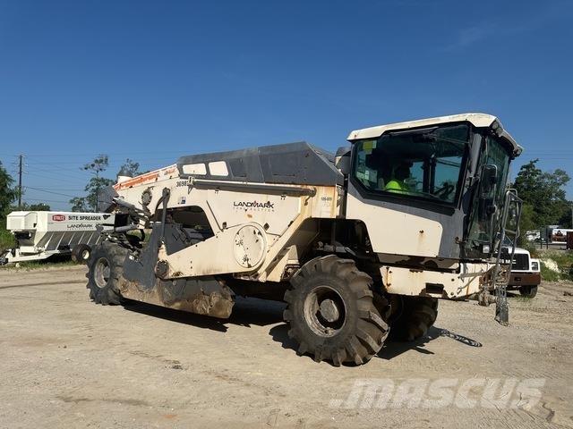 Wirtgen WR240i Kompaktori zemlje
