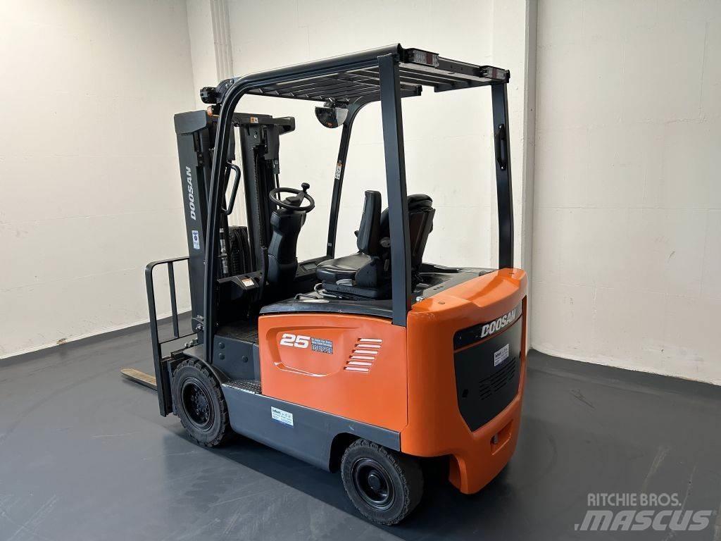 Doosan B25S-7 Električni viličari