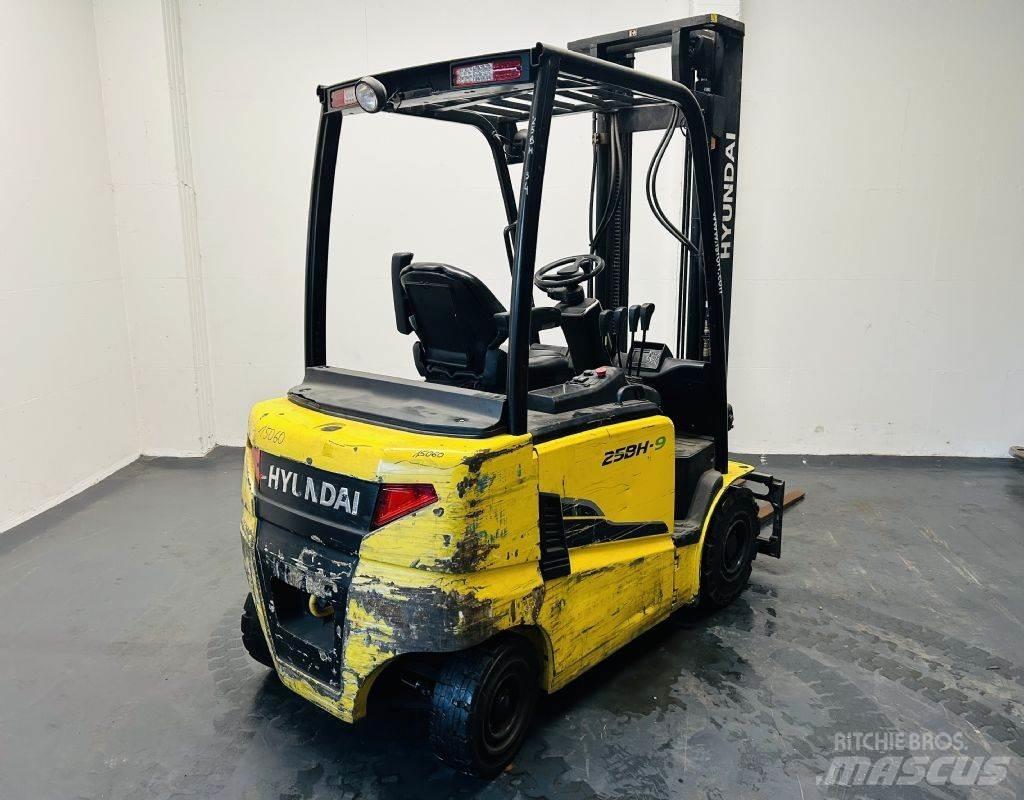 Hyundai 25BH-9 Električni viličari