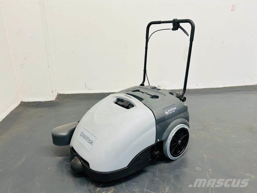 Nilfisk SW750 Strojevi za metenje