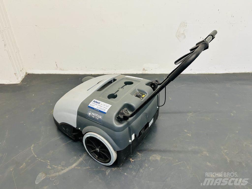 Nilfisk SW750 Strojevi za metenje