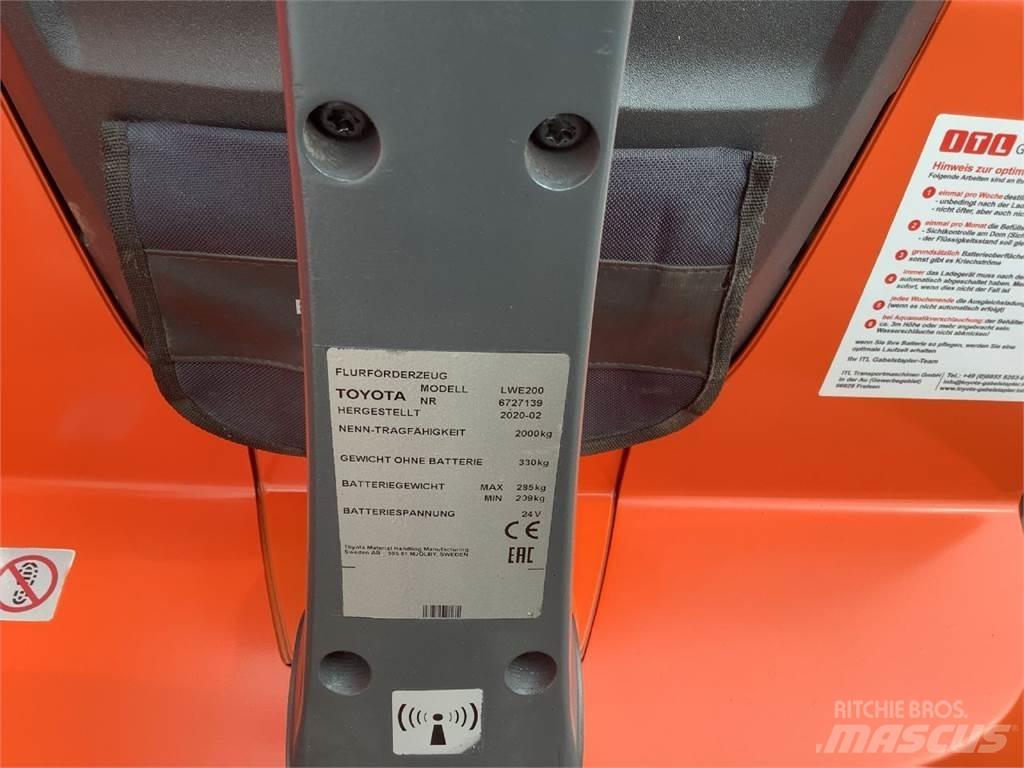 Toyota LWE200 Nisko podizni električni viličar