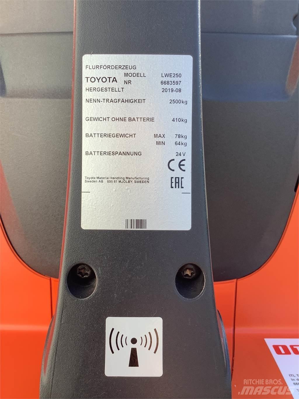 Toyota LWE250 Nisko podizni električni viličar
