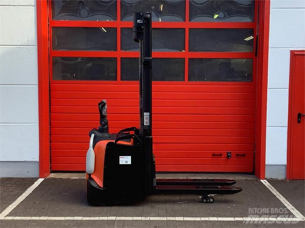 Toyota SPE120L Ručni električni viličar