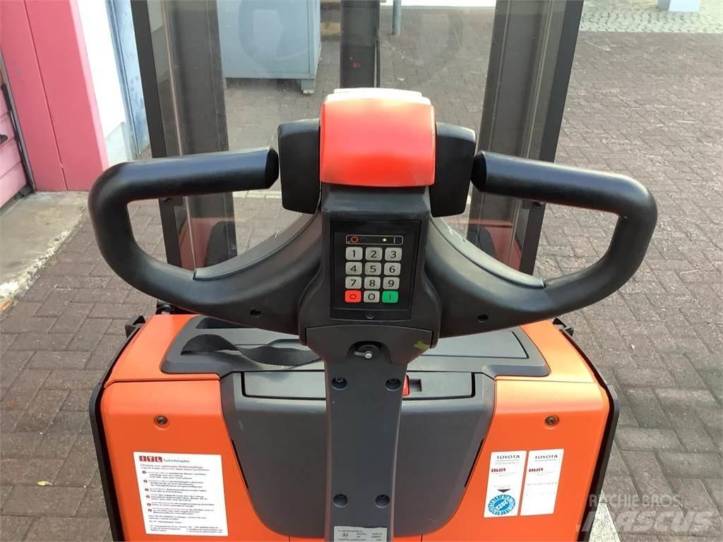 Toyota SWE120 Ručni električni viličar