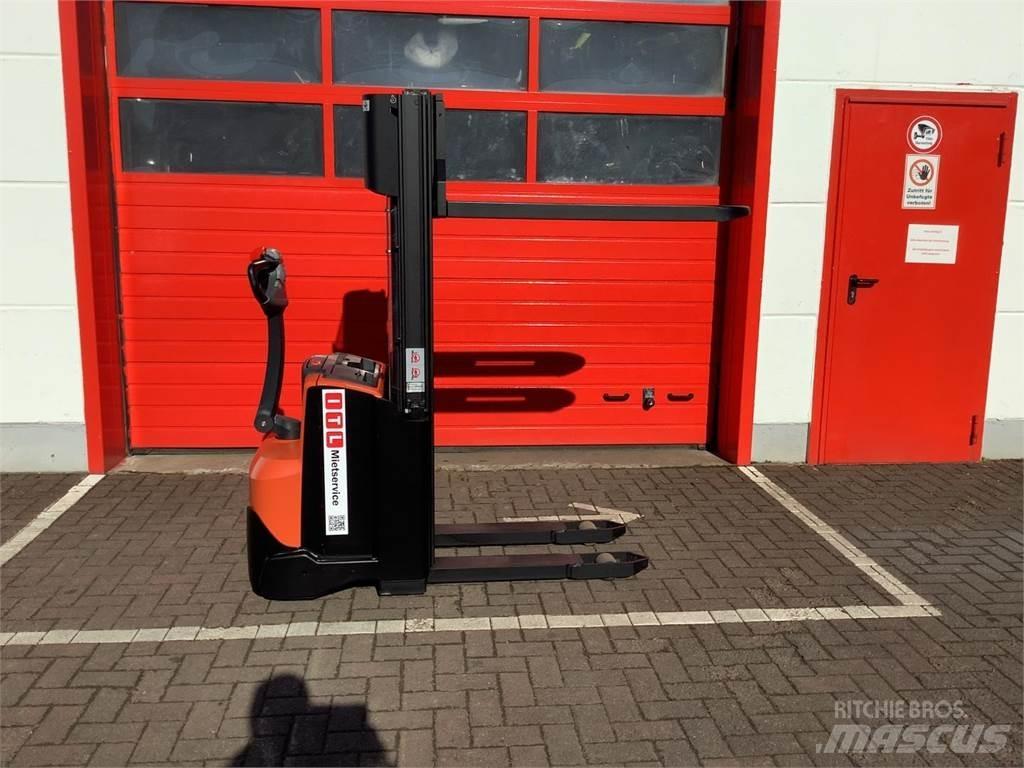 Toyota SWE120 Ručni električni viličar