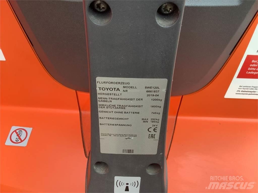 Toyota SWE120L Ručni električni viličar