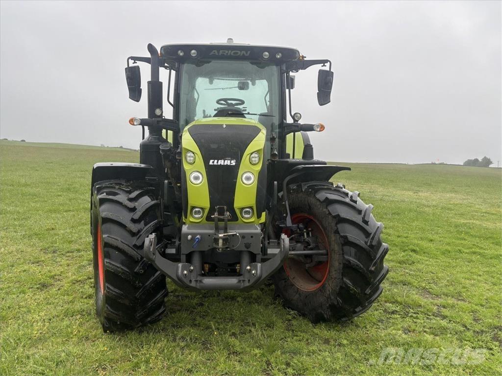CLAAS ARION 610 Traktori