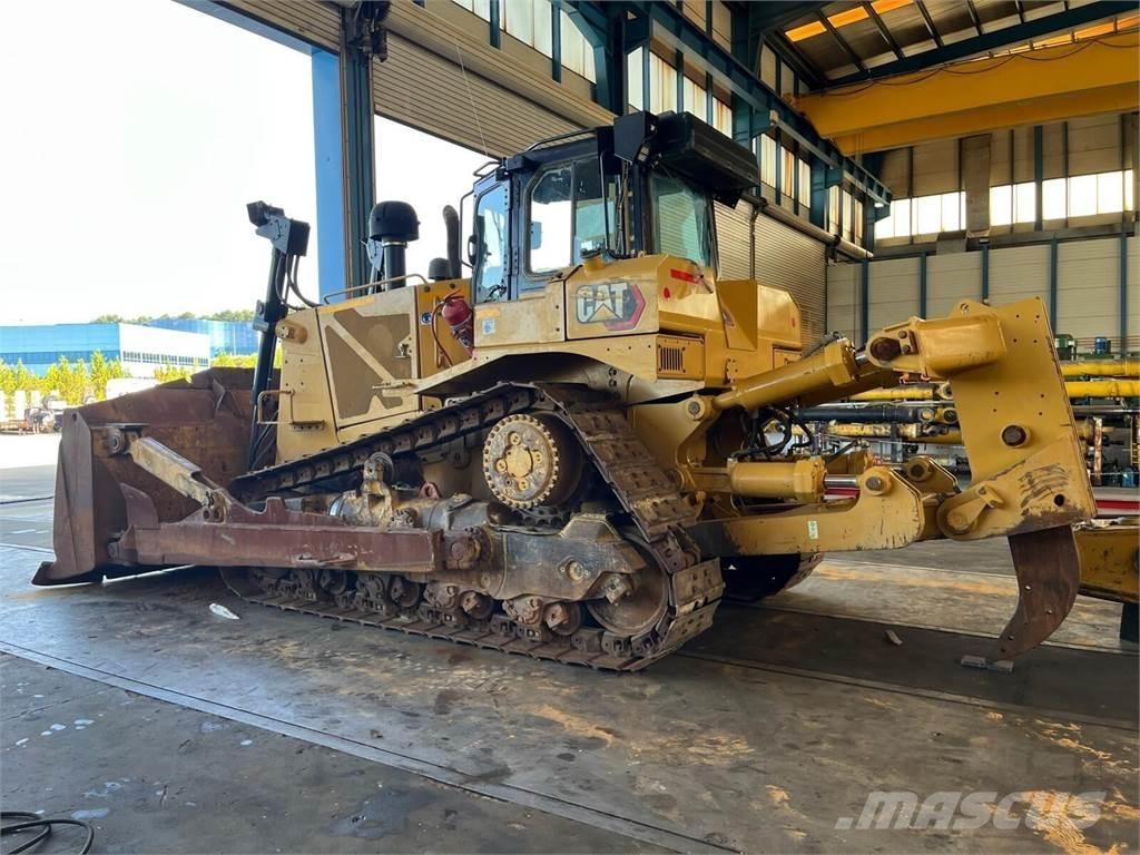 CAT D8T Buldožeri gusjeničari