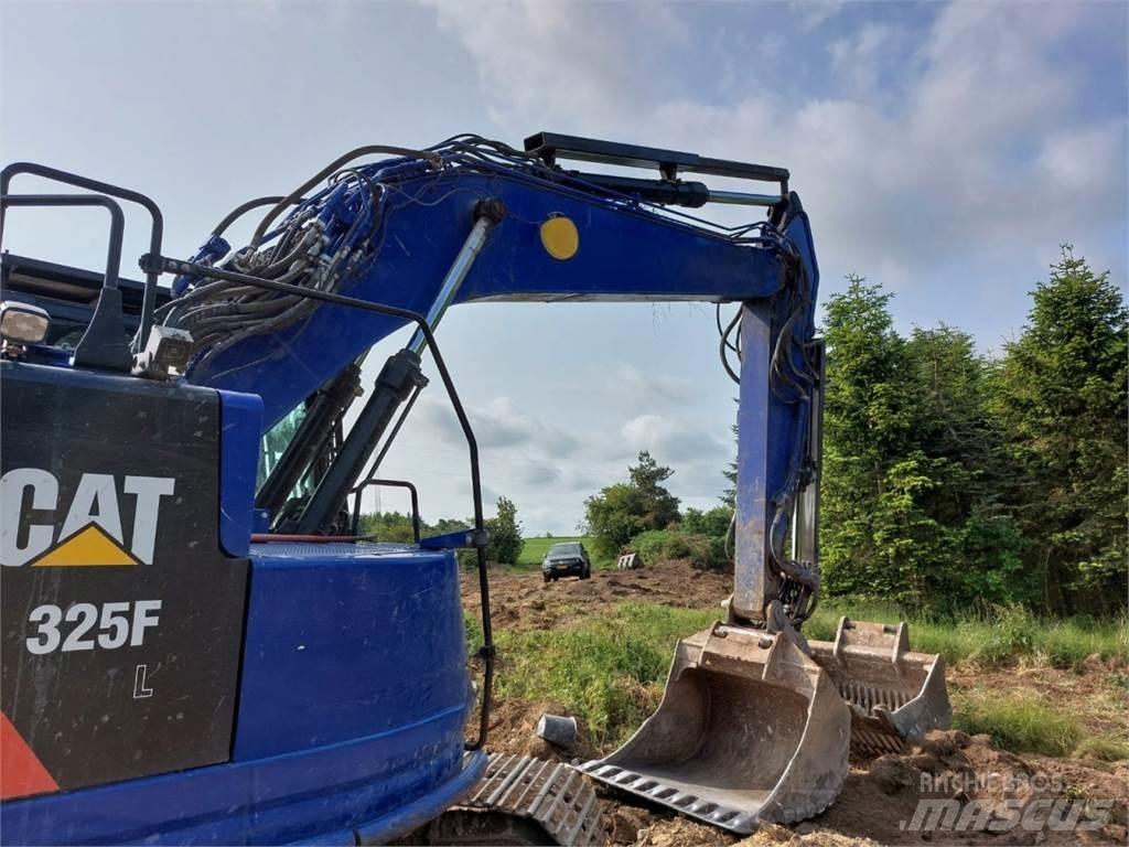 CAT 325F Bageri gusjeničari