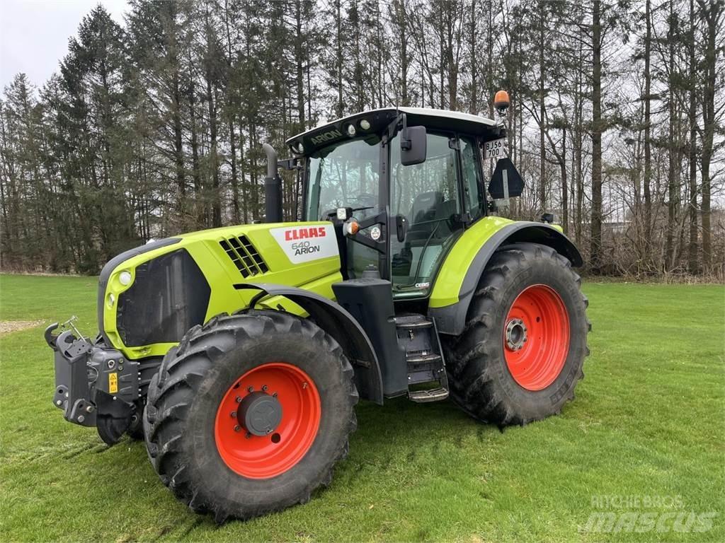 CLAAS ARION 640 Traktori