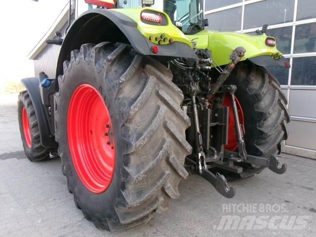 CLAAS AXION 800 Traktori