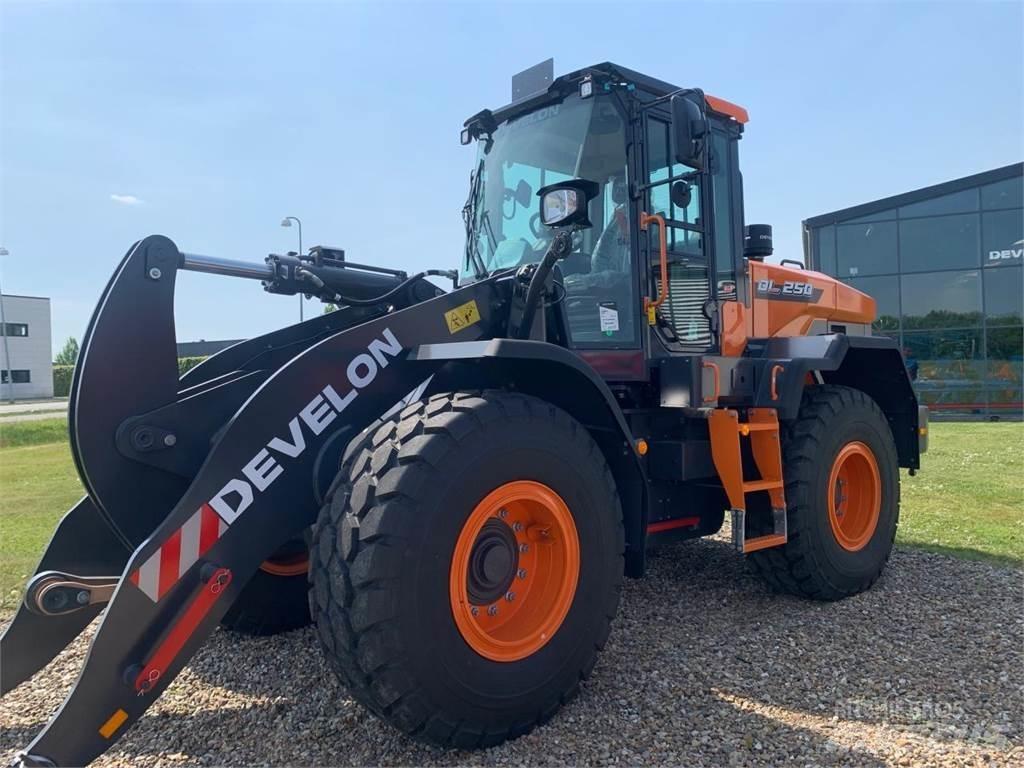 Develon DL250-7 Utovarivači na kotačima
