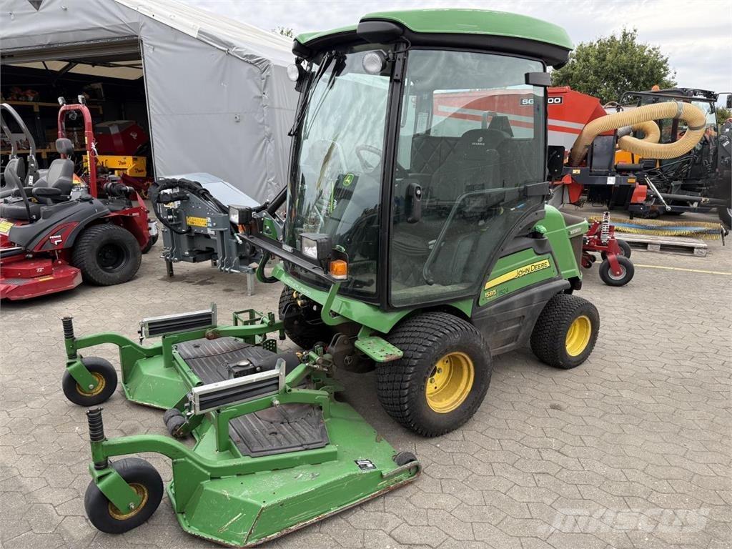 John Deere 1585 Vozila za prijevoz opreme za rad