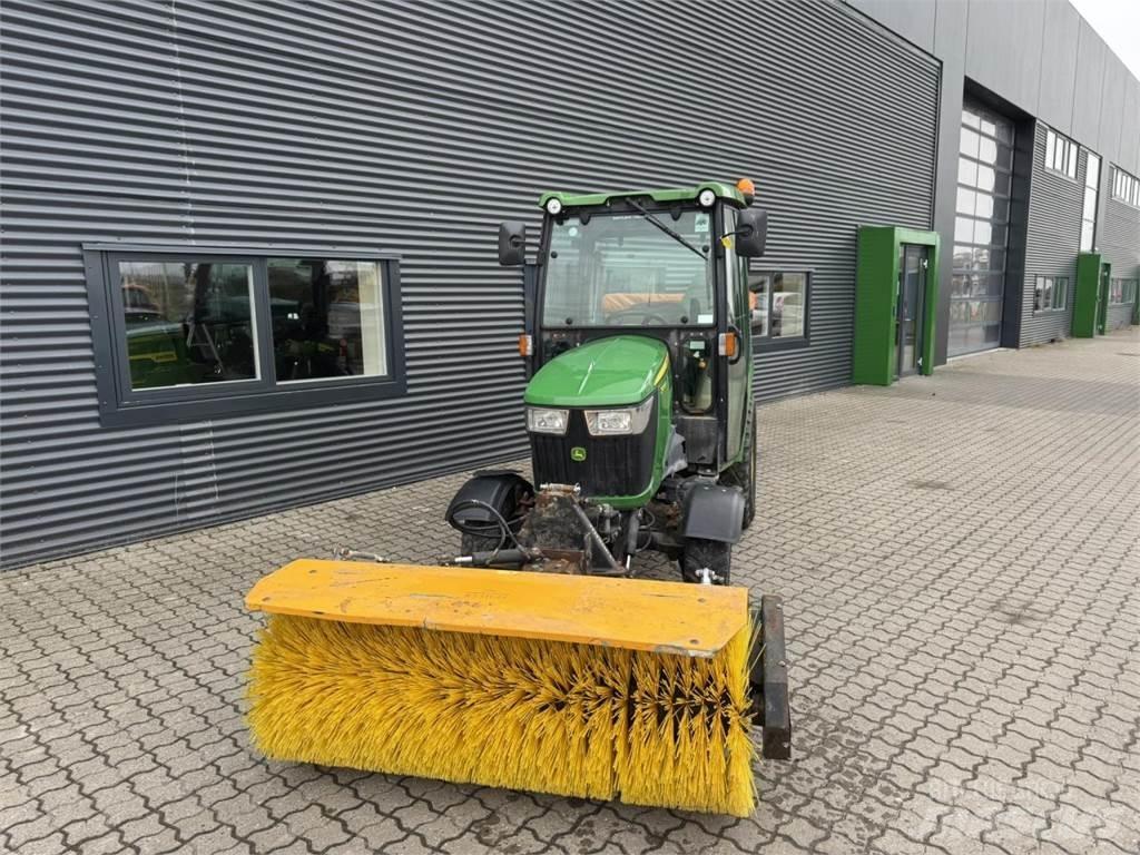 John Deere 2036R Kompaktni (mali) traktori