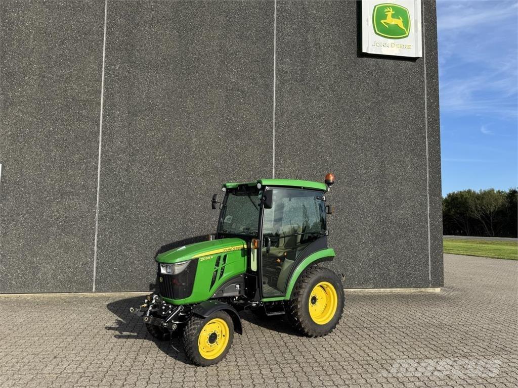 John Deere 2038R Kompaktni (mali) traktori