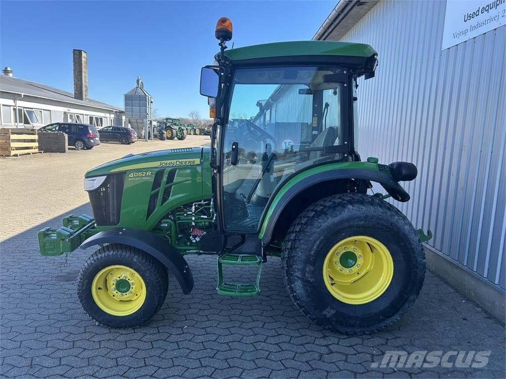 John Deere 4052R Kompaktni (mali) traktori