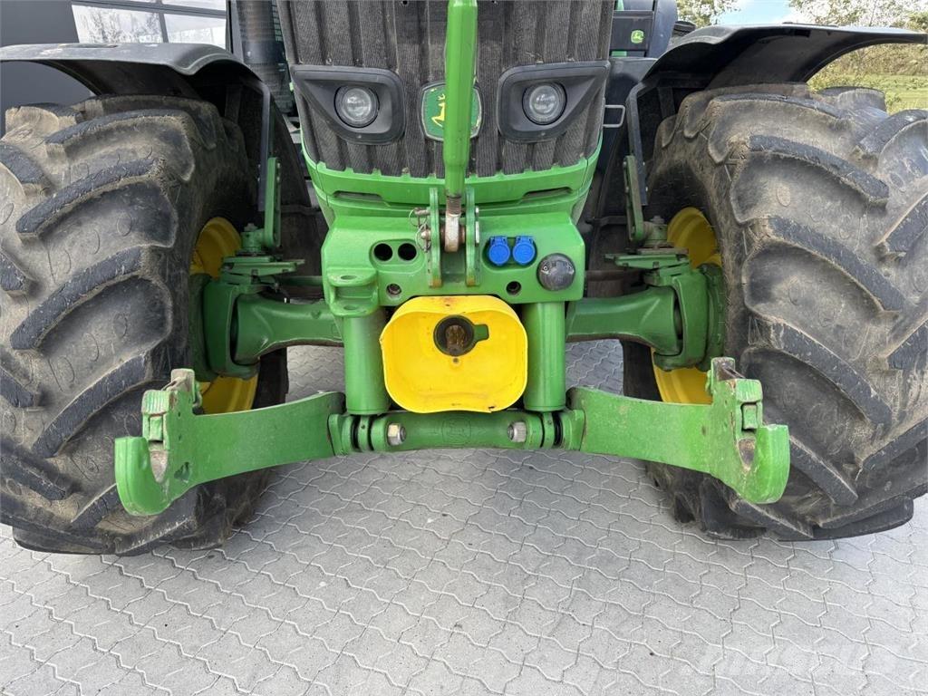 John Deere 6210 Traktori