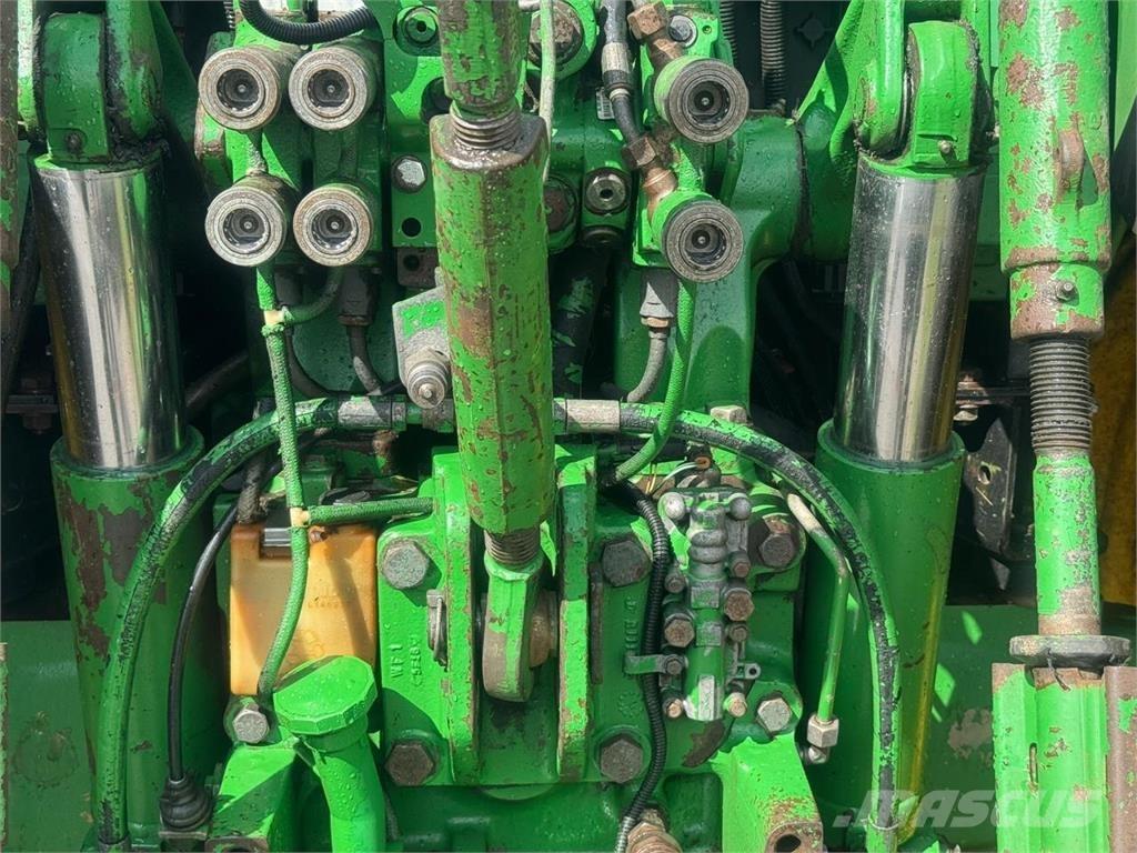 John Deere 6820 Traktori