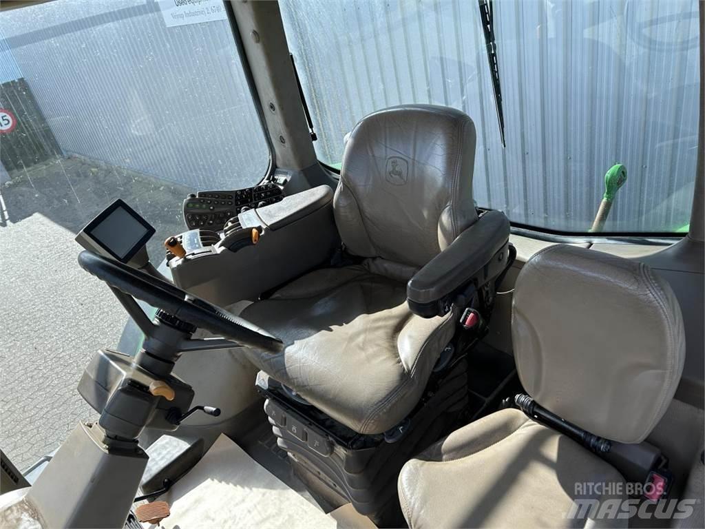 John Deere 7230R Traktori