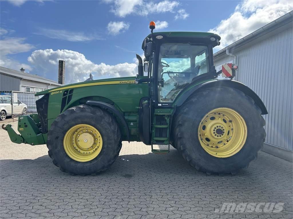 John Deere 8320R Traktori