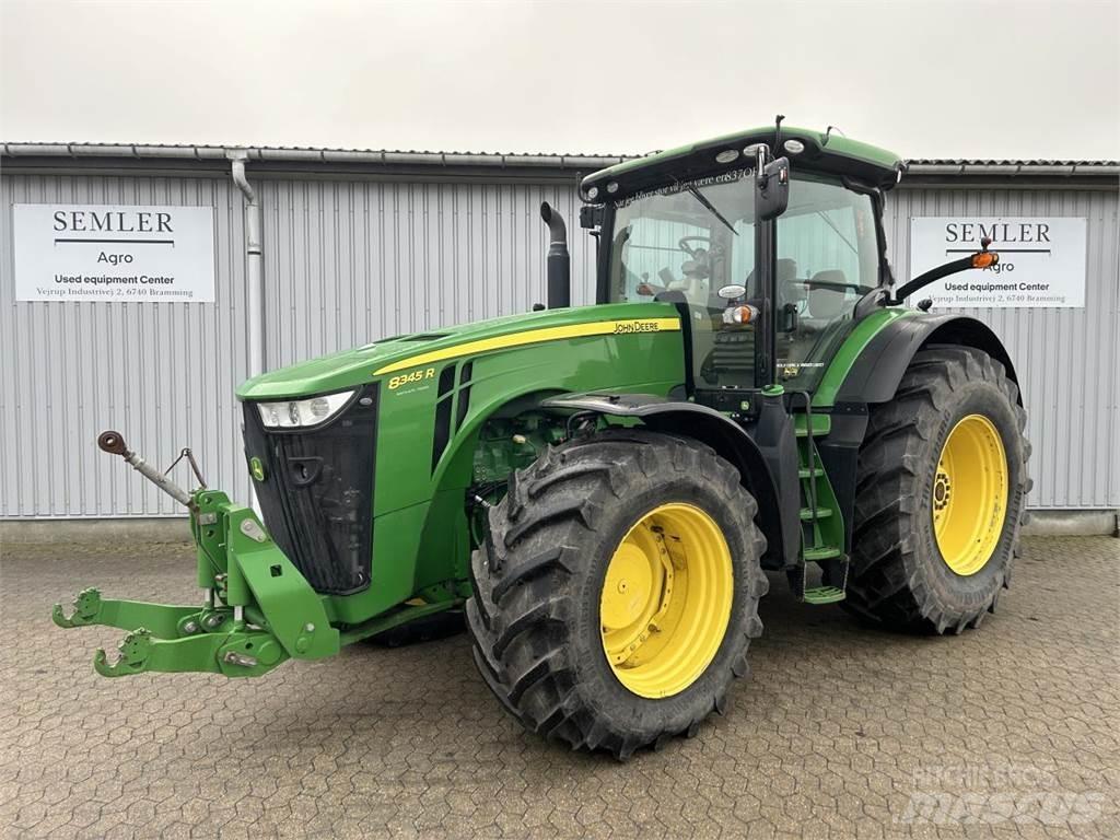 John Deere 8345R Traktori