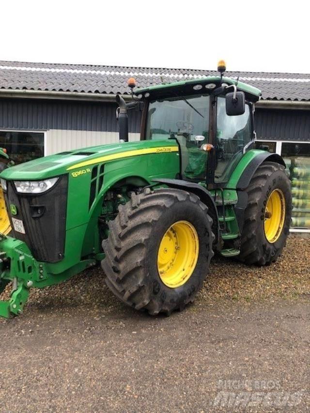 John Deere 8360R Traktori