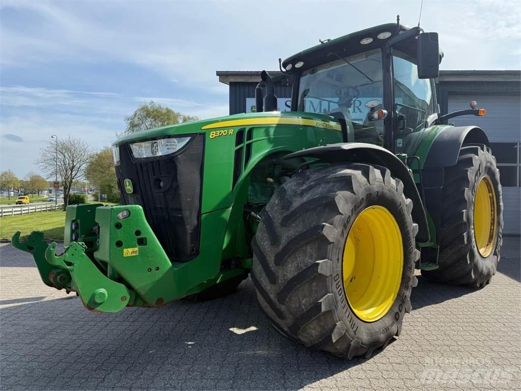 John Deere 8370R Traktori