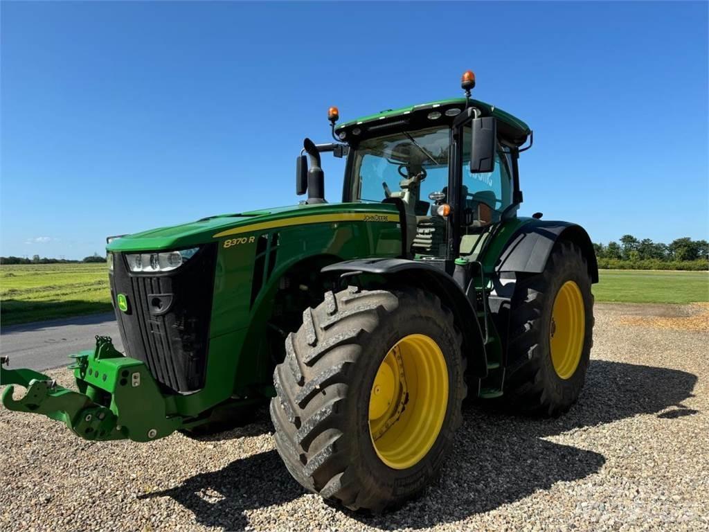 John Deere 8370R Traktori