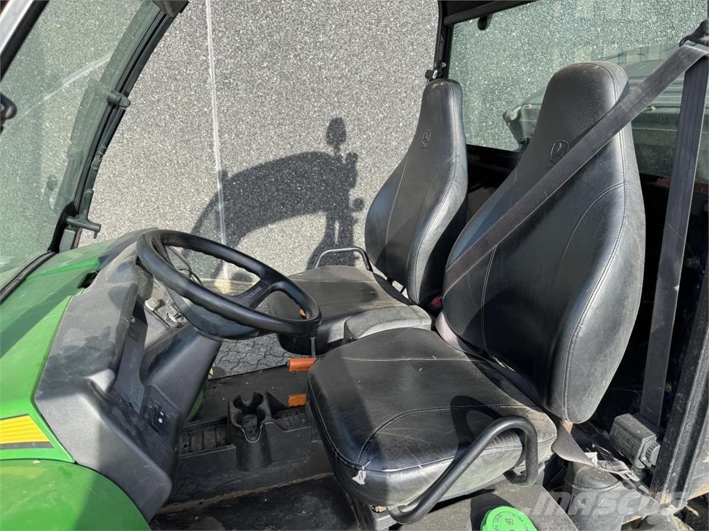 John Deere 855D UTV-a