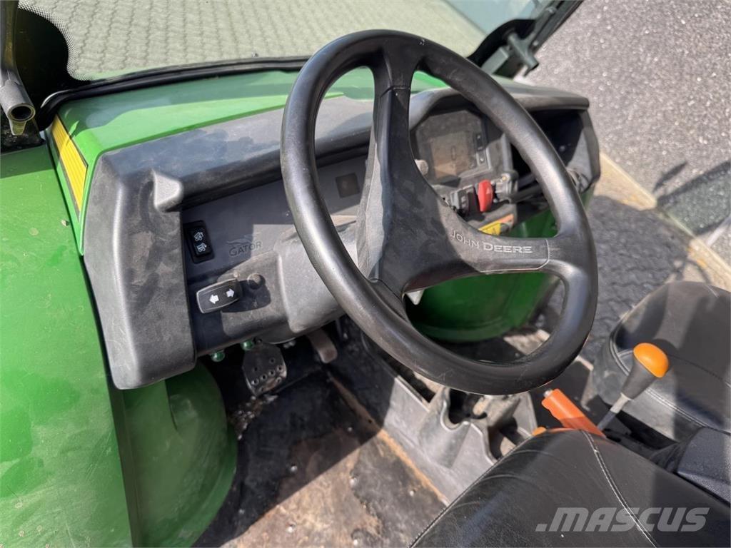 John Deere 855D UTV-a