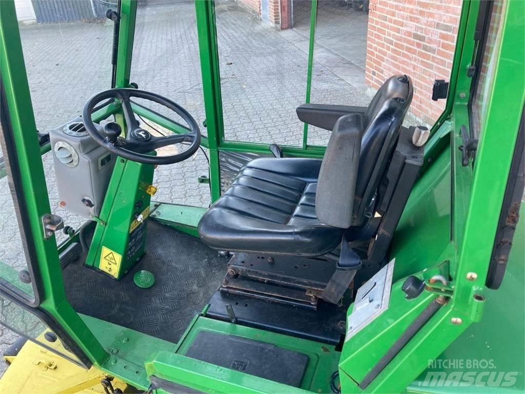 John Deere F935 Kompaktni (mali) traktori