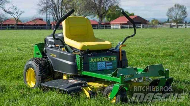 John Deere Z315E Kompaktni (mali) traktori