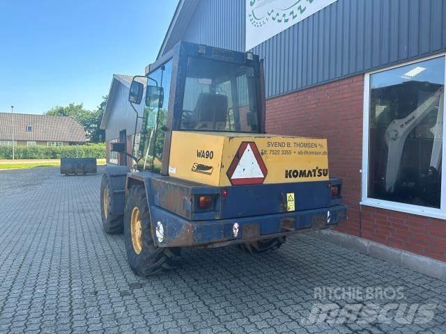 Komatsu WA90 Utovarivači na kotačima