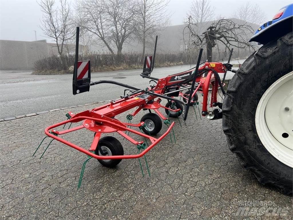 Kverneland 8452 Okretači i sakupljači sijena