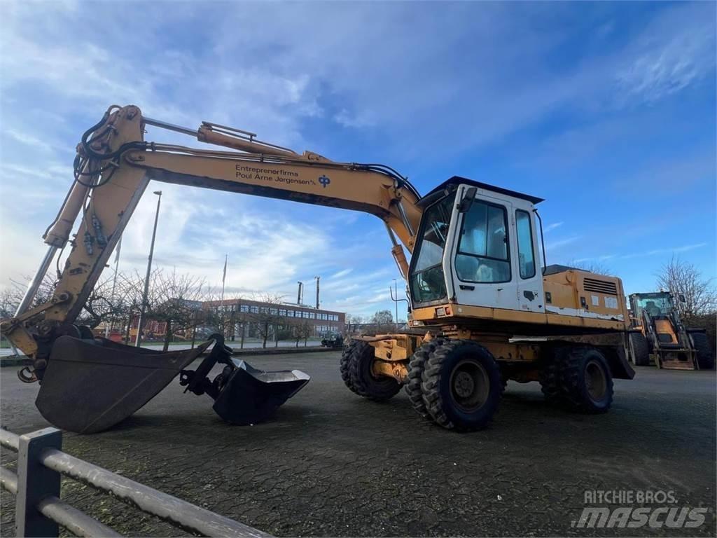 Liebherr 902 Bageri na kotačima