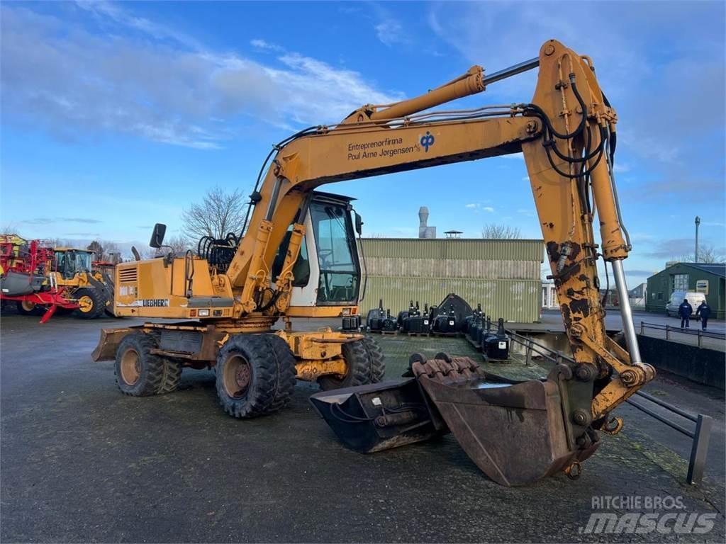 Liebherr 902 Bageri na kotačima