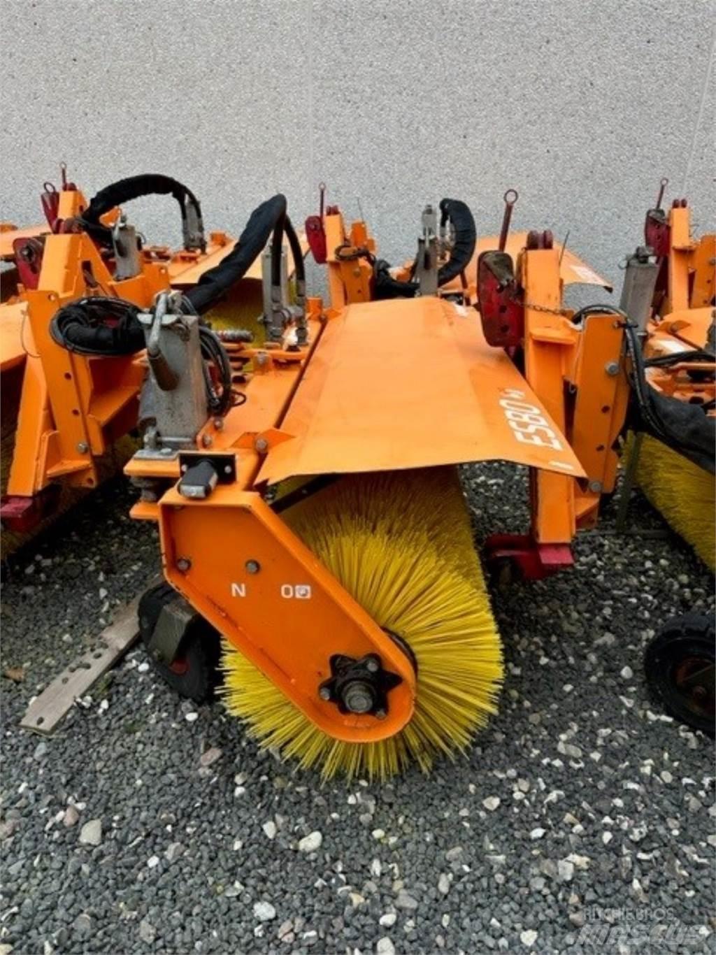 Nesbo HF1600S Strojevi za metenje
