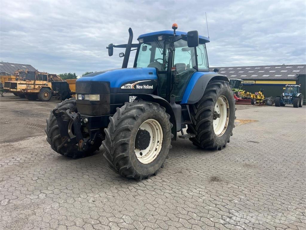 New Holland TM 175 Traktori