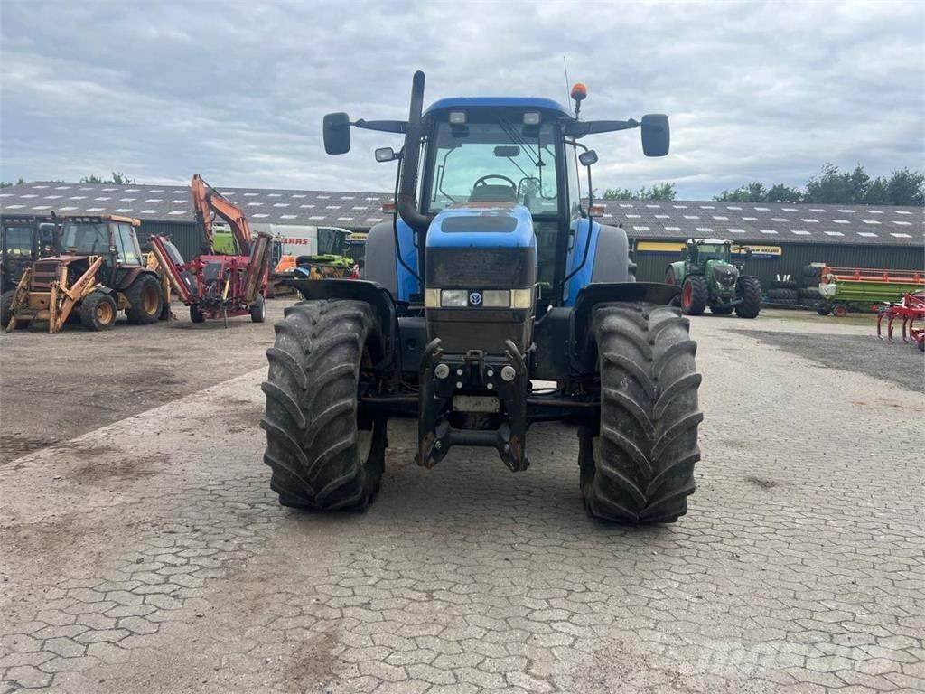 New Holland TM 175 Traktori
