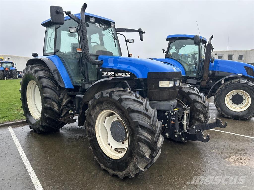 New Holland TM165 Traktori