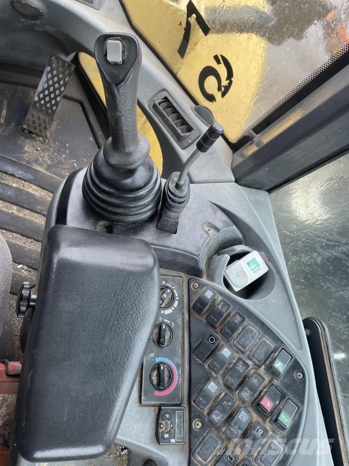 New Holland W190B Utovarivači na kotačima