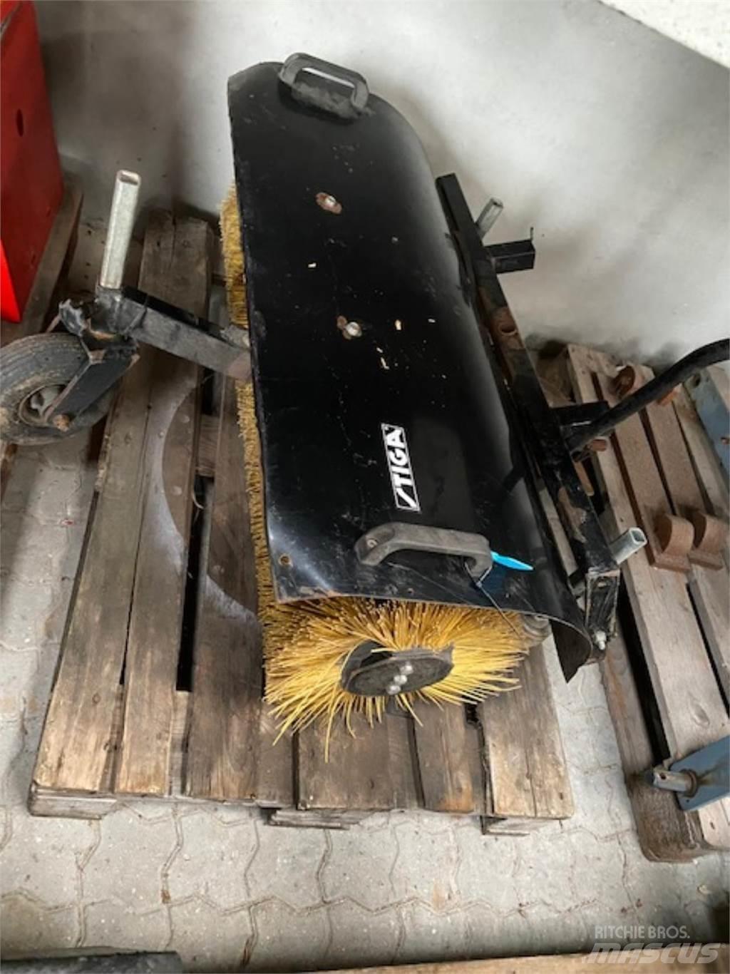 Stiga KOST 85CM Kompaktni (mali) traktori