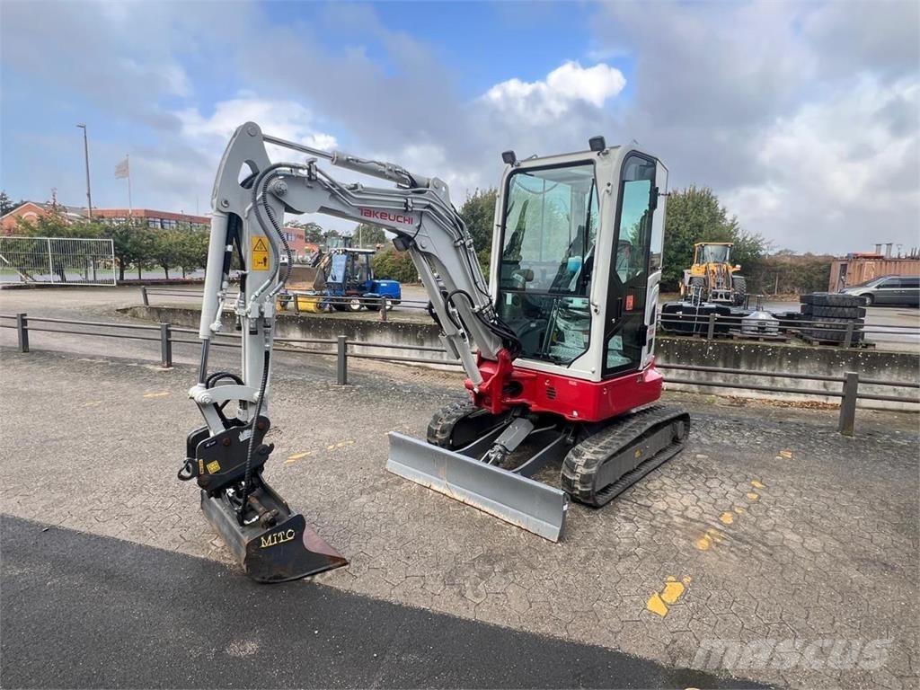 Takeuchi TB325R Mini bageri <7t