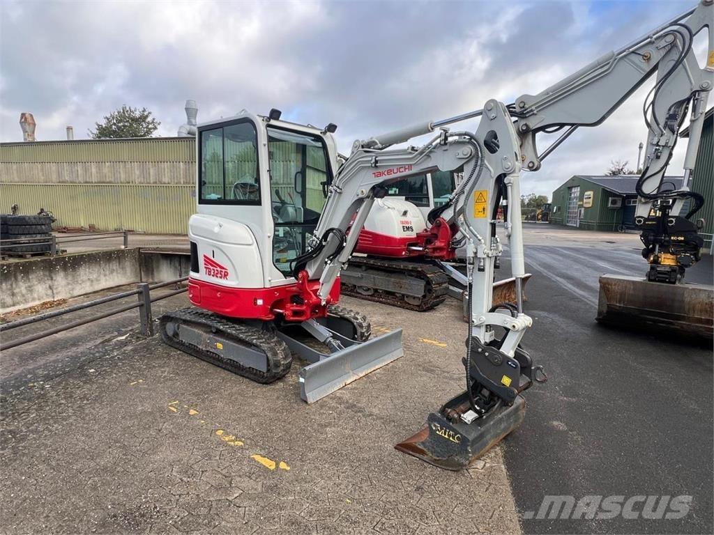 Takeuchi TB325R Mini bageri <7t