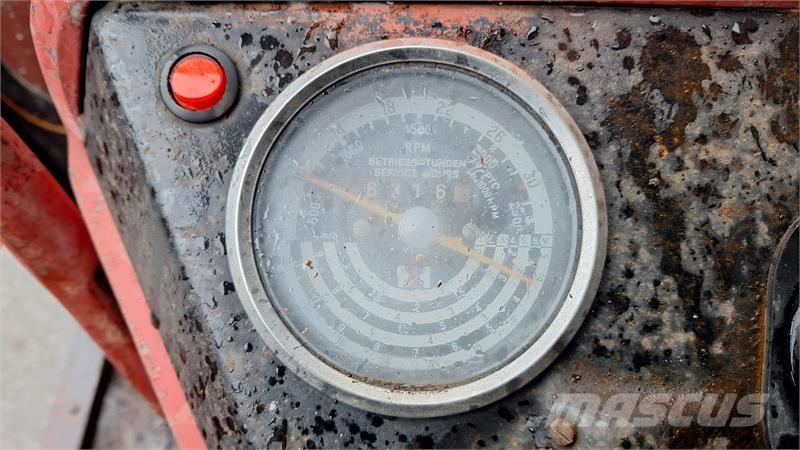 Case IH 824 Traktori